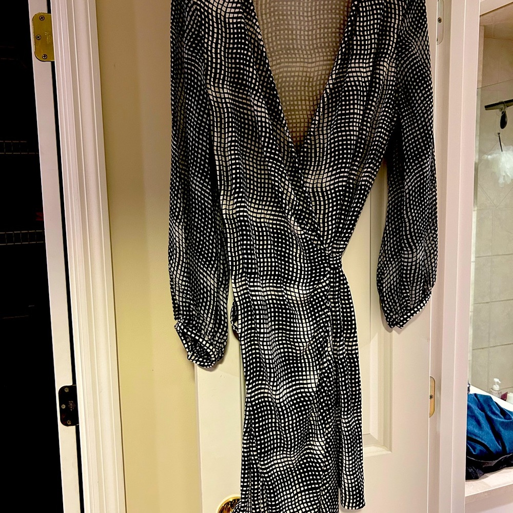 Diane Von Furstenberg Black and White Long-Sleeve Wrap Dress